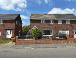 gates_4213 - Farm Road , , Barnsley 
